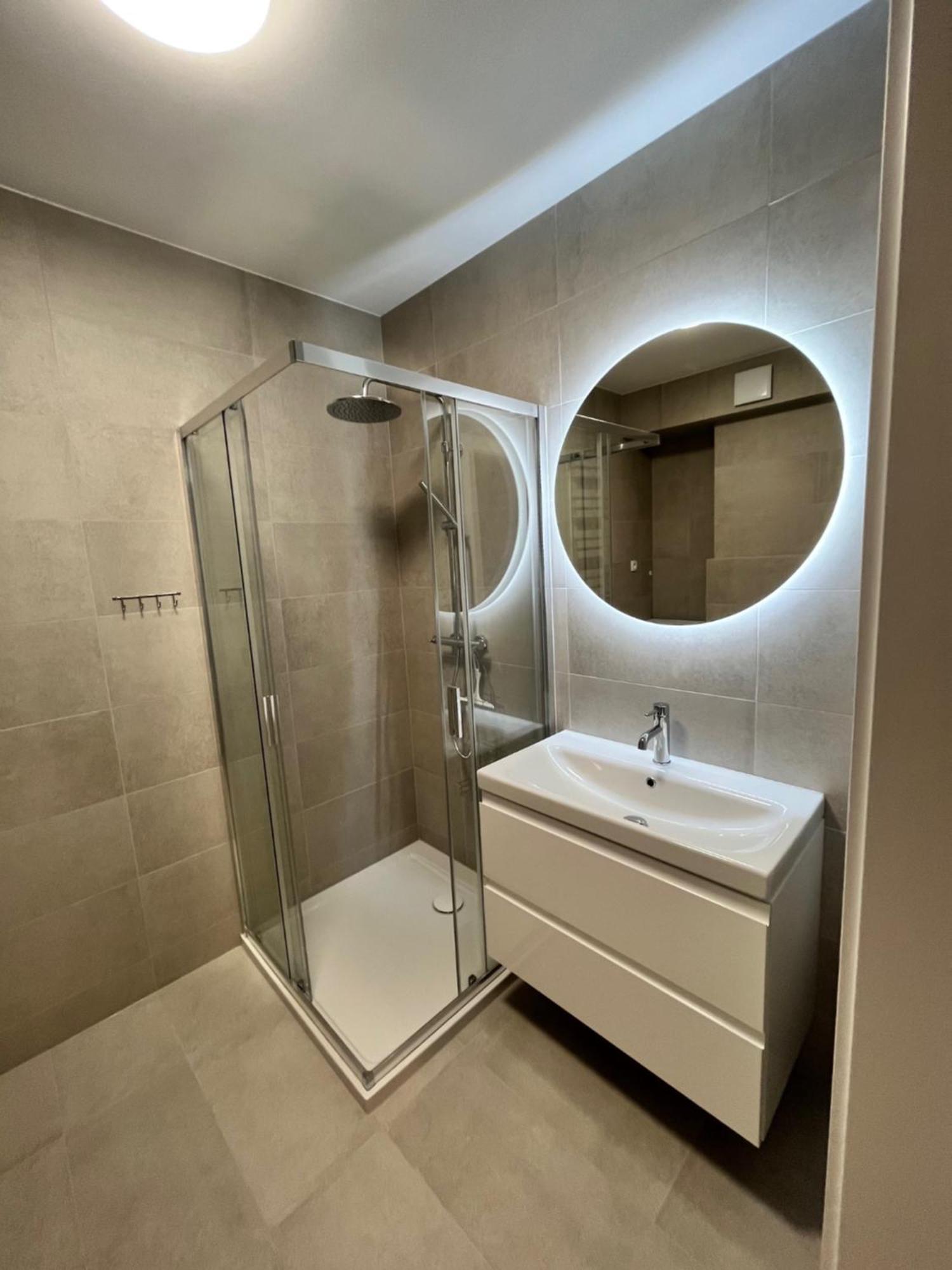 Apartament Julia 1-4 Os Starowapiennikowa 42A Z Balkonem Ze Sniadaniem Kontynentalnym Kielce Exteriér fotografie