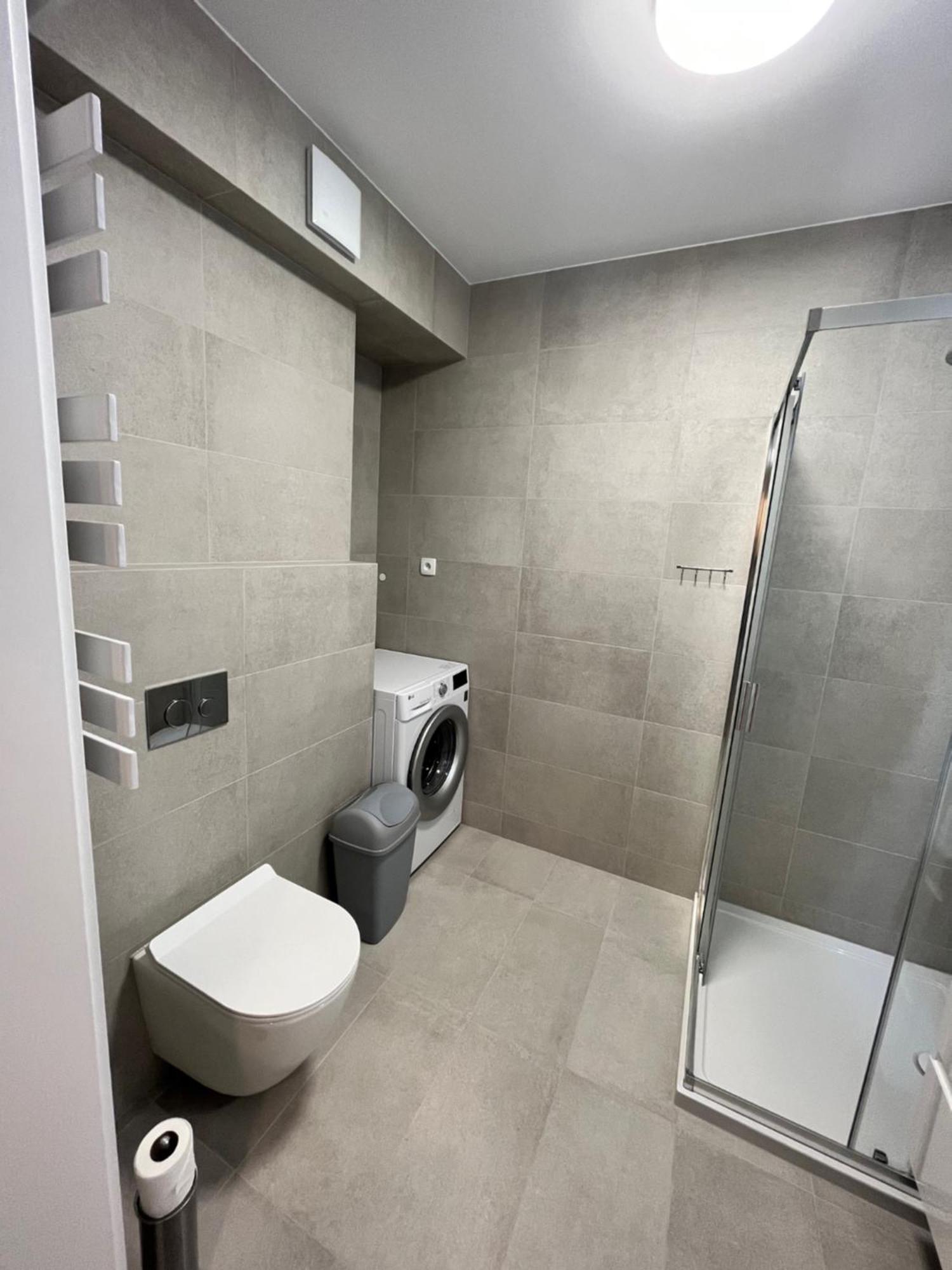 Apartament Julia 1-4 Os Starowapiennikowa 42A Z Balkonem Ze Sniadaniem Kontynentalnym Kielce Exteriér fotografie