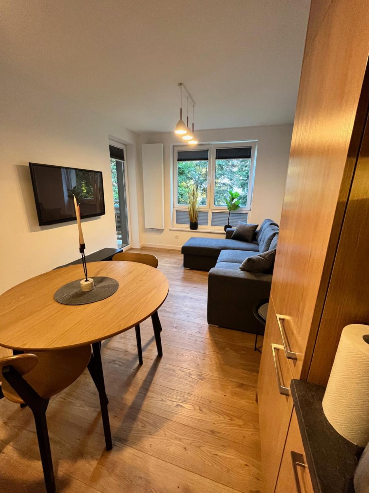 Apartament Julia 1-4 Os Starowapiennikowa 42A Z Balkonem Ze Sniadaniem Kontynentalnym Kielce Exteriér fotografie