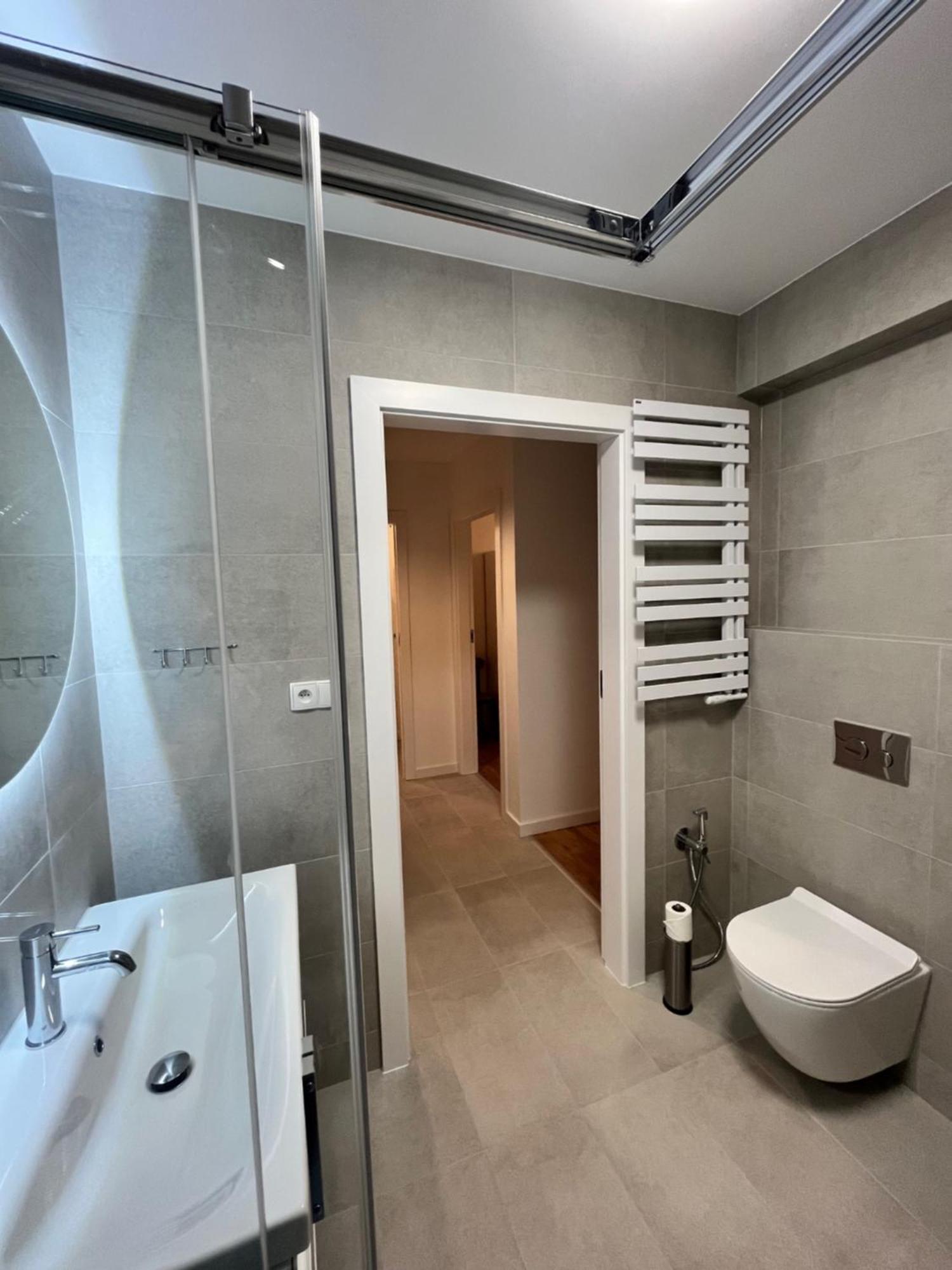 Apartament Julia 1-4 Os Starowapiennikowa 42A Z Balkonem Ze Sniadaniem Kontynentalnym Kielce Exteriér fotografie