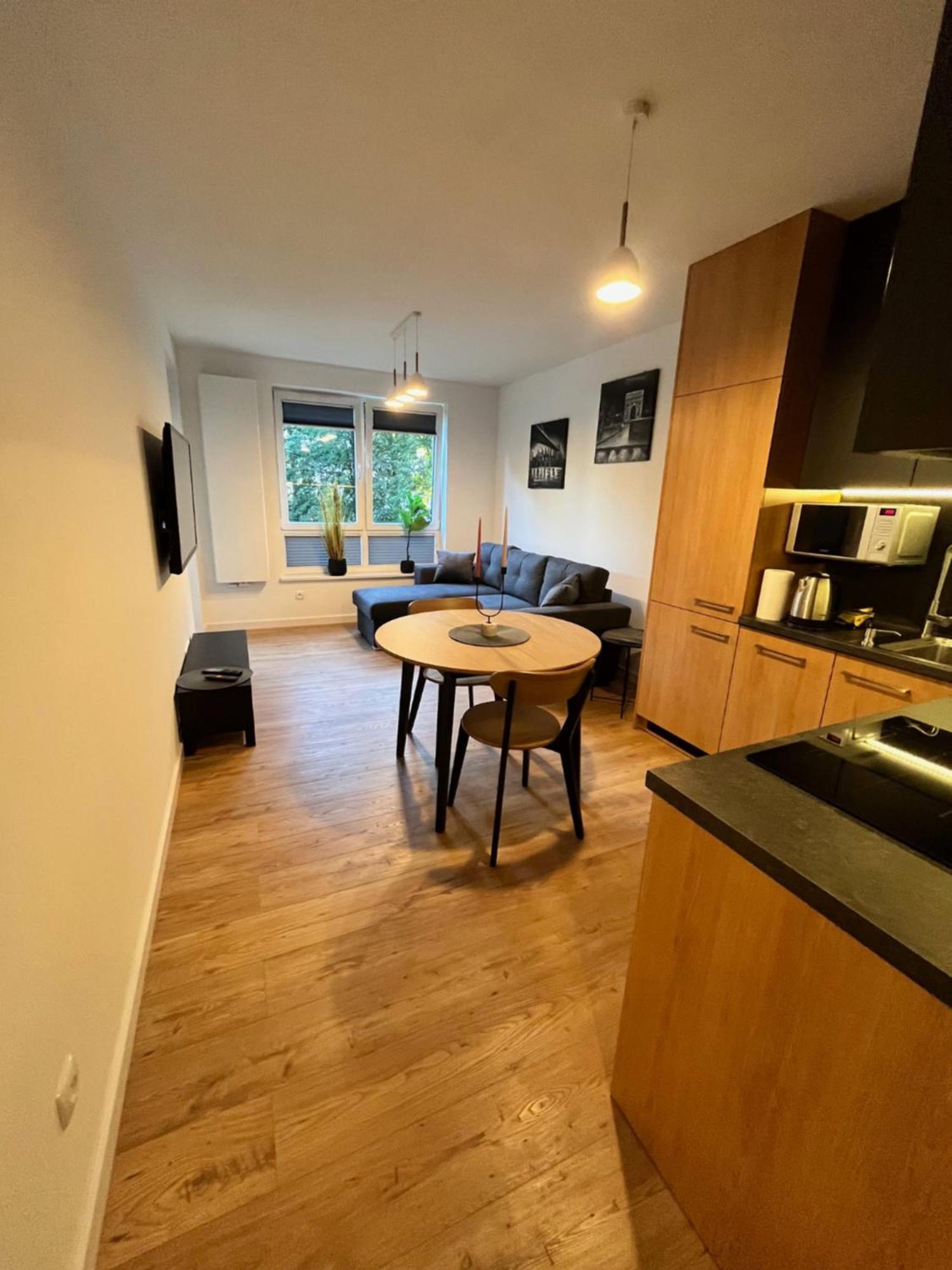 Apartament Julia 1-4 Os Starowapiennikowa 42A Z Balkonem Ze Sniadaniem Kontynentalnym Kielce Exteriér fotografie